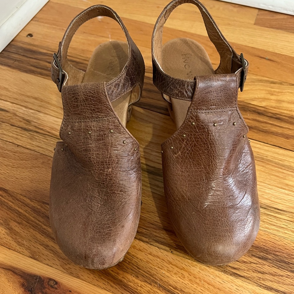 Brown Leather Women's clogs